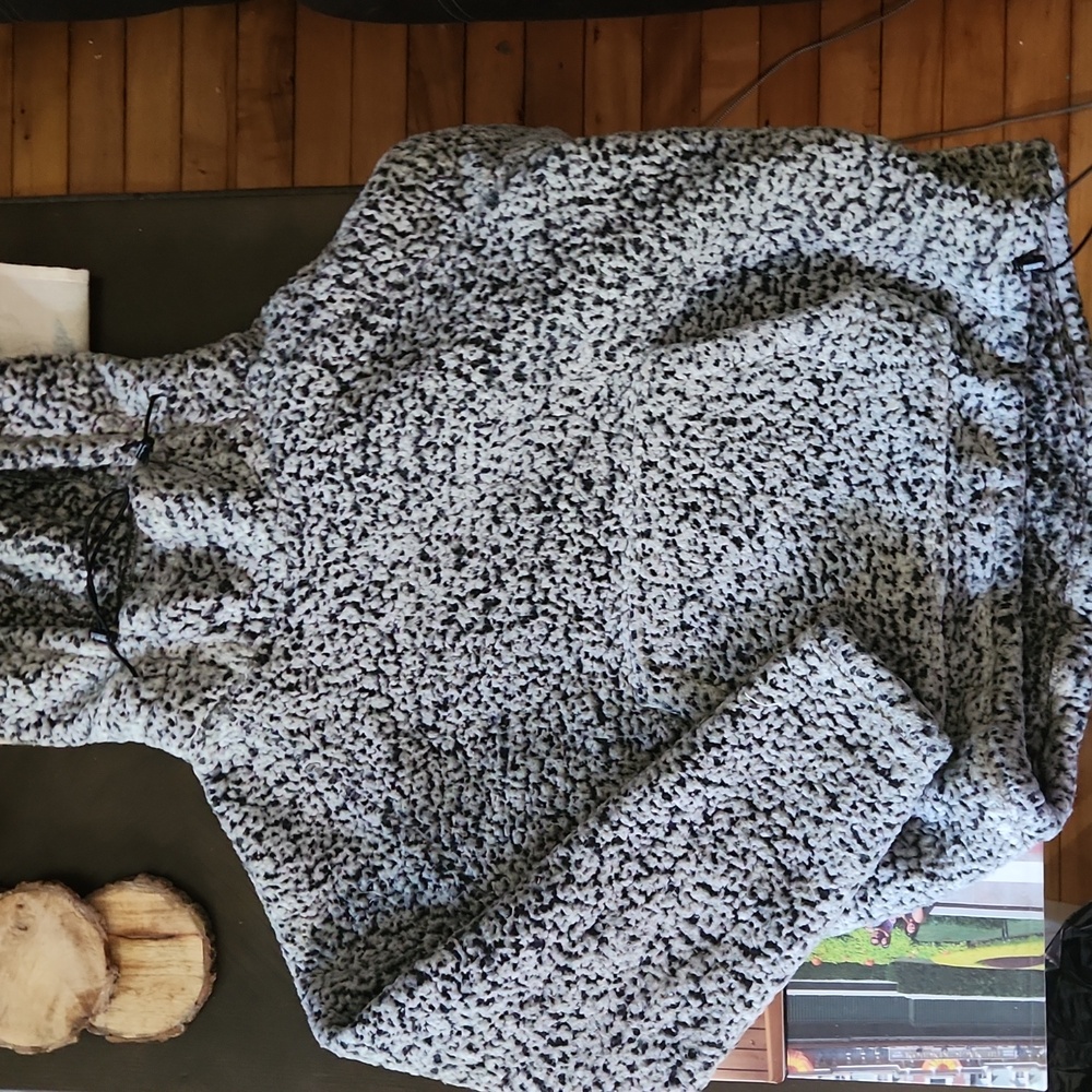 Long-sleeved Pullover